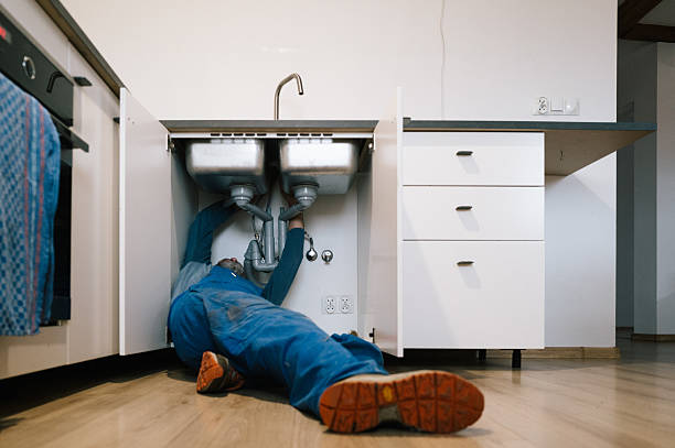Professional Leak Detection technician working in Detroit, OR